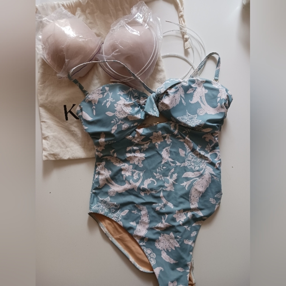 NWT Kivari One Piece Swim Size 10+ Extra